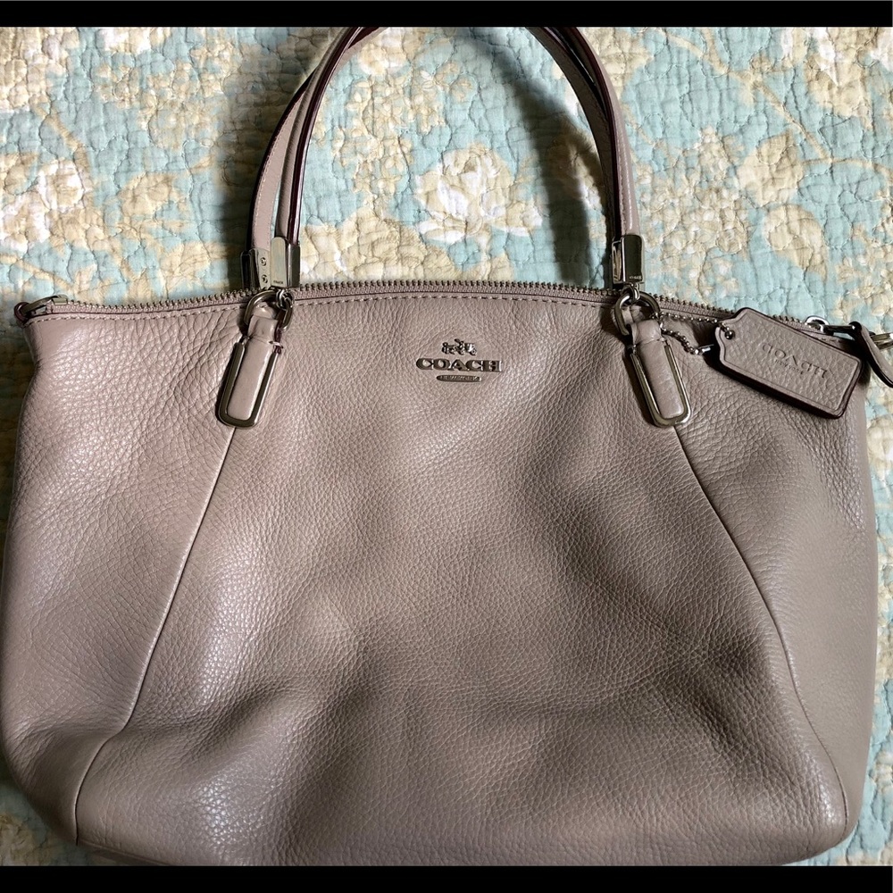 Coach’Kelsey’ Taupe Leather Handbag